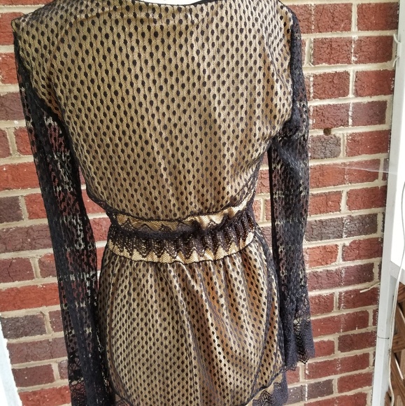 (Donated) Sophie Max Lace Top - Picture 2 of 6